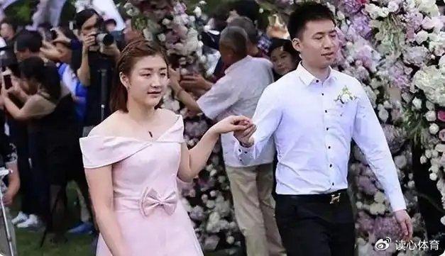 乒坛青梅竹马,陈梦恋情曝光?直播传情,谁注意陈梦回应