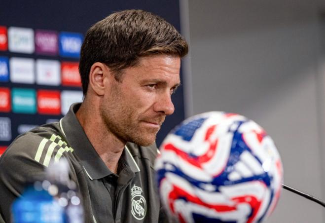 施压姆巴佩！阿隆索官宣决定！21岁天才上位，酝酿变阵，必须防守