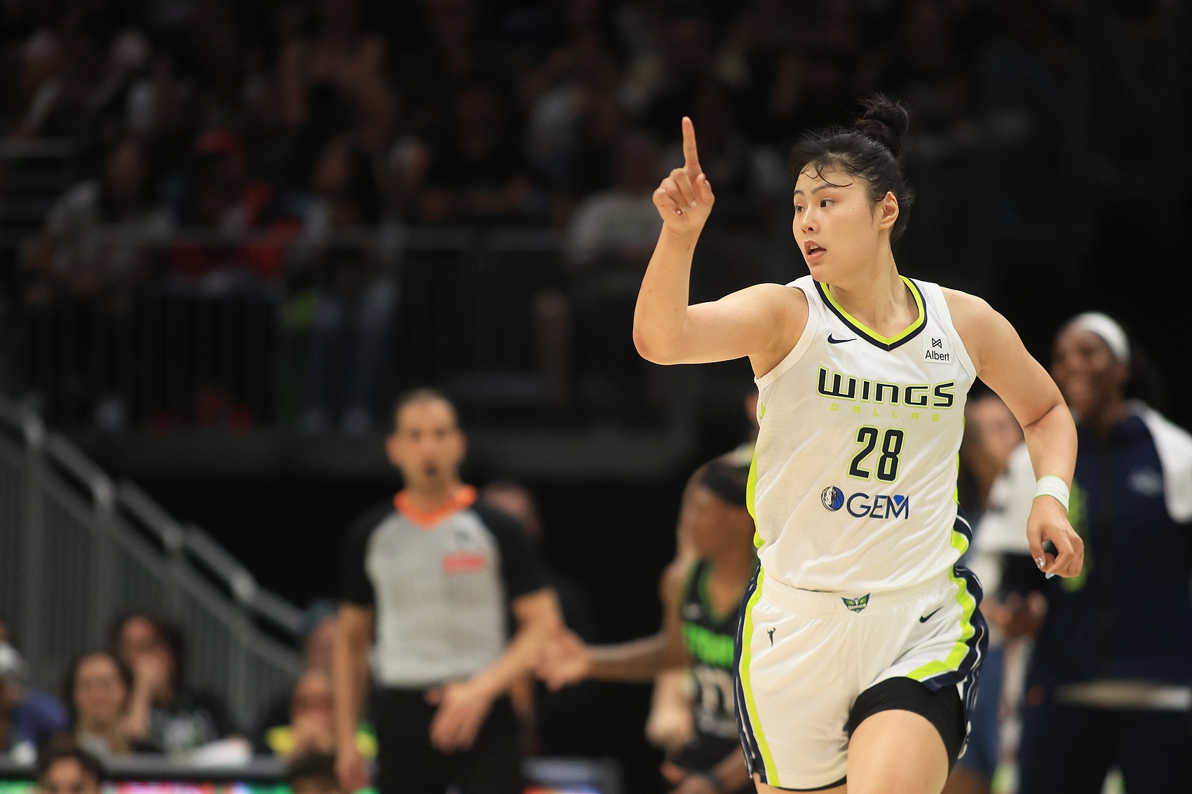 开云体育下载入口-媒体人:李月汝膝盖旧伤处被压到 坚持不住请求下场 明天做核磁