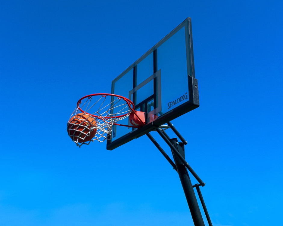 中国男篮已抵达荷兰：备战剩两场热身赛 胡金秋赵睿等4人坐稳首发