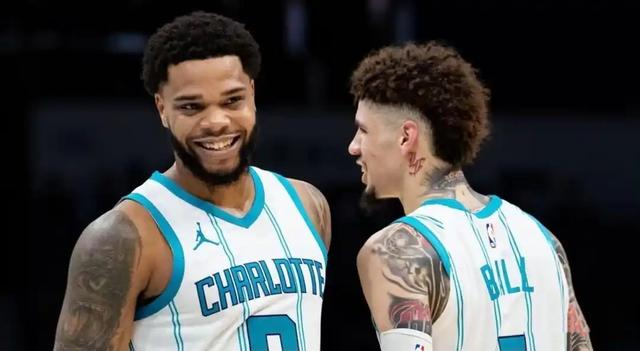 开云体育下载入口-他曾一拳打丢1.9亿！6年熬成烂队钉子户 比傀儡老大更像一哥|黄蜂|布里奇斯|迈尔斯-布里奇斯|迈尔斯·布里奇斯|夏洛特黄蜂队_新浪体育_新浪新闻