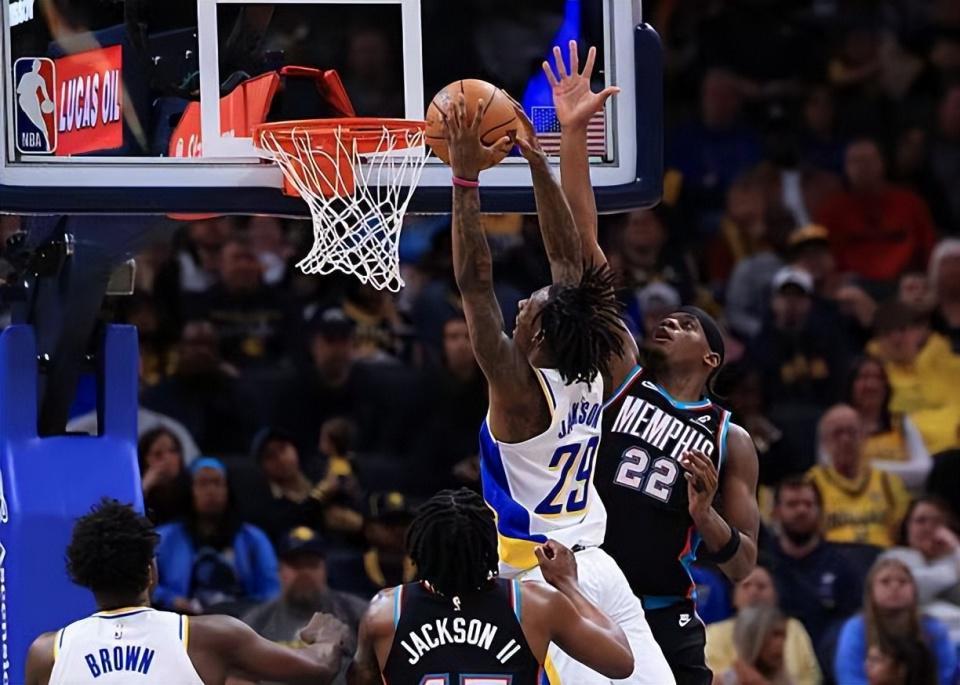 开云体育下载APP-步行者动用部分中产特例转正了这位后场球员，他能否抓住机会呢？