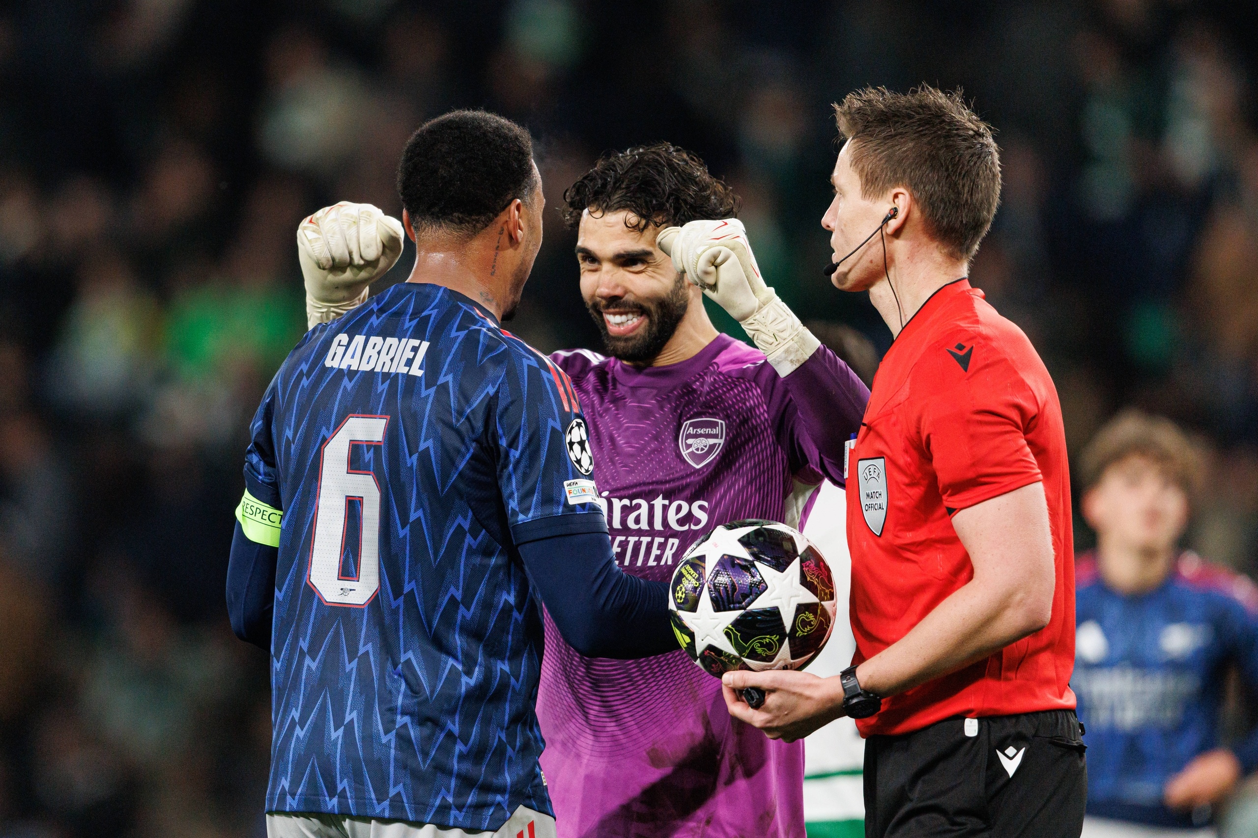 开云体育下载网址-英媒：拉亚提升了枪手后防线的表现，他是英超赛季最佳球员竞争者