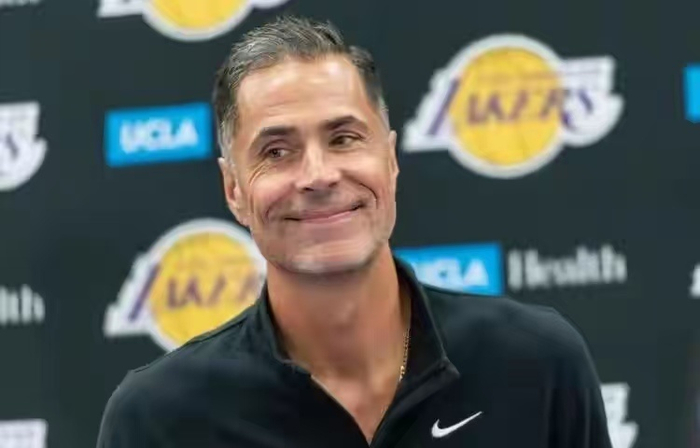 开云体育下载APP-联盟最惨超巨！因交易损失1.8亿，因伤连续错过一阵，湖人赚麻了|东契奇|里夫斯|奥斯汀·里夫斯|卢卡-东契奇|JJ-雷迪克_新浪体育_新浪新闻